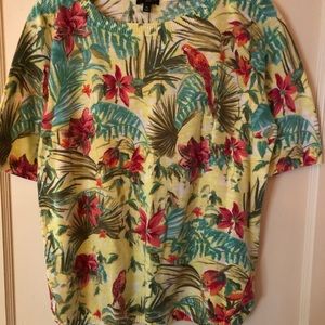 Talbots floral short sleeve top. Petite medium.